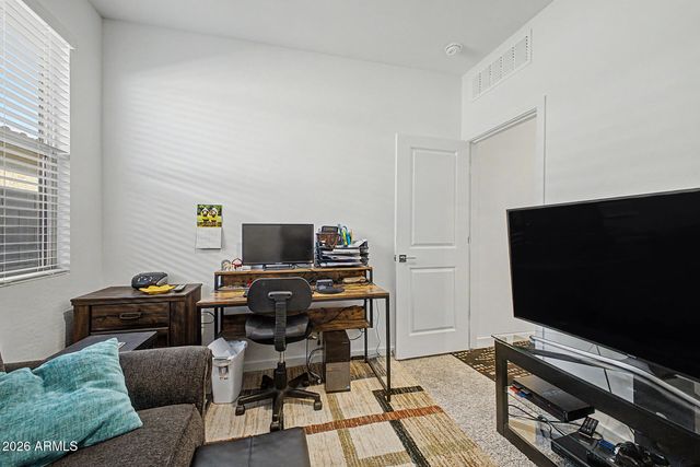 16014 W DESERT HOLLOW Drive, Surprise, AZ 85387