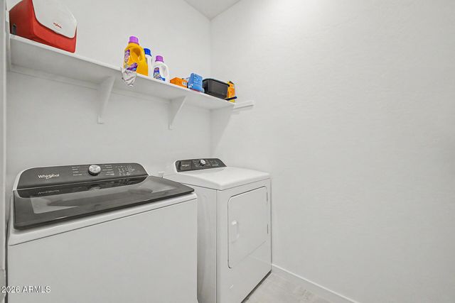 16014 W DESERT HOLLOW Drive, Surprise, AZ 85387