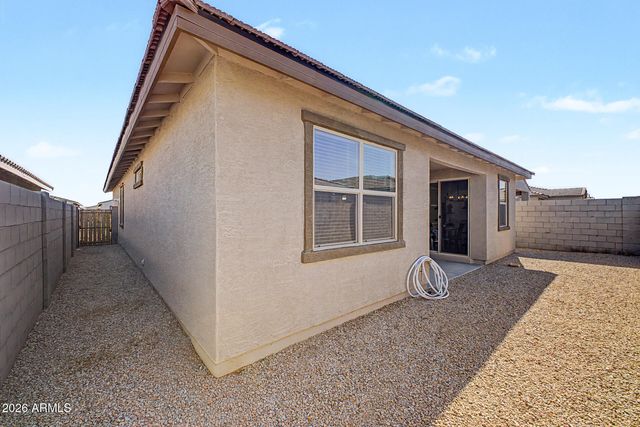 16014 W DESERT HOLLOW Drive, Surprise, AZ 85387