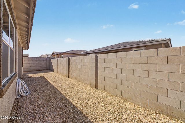 16014 W DESERT HOLLOW Drive, Surprise, AZ 85387