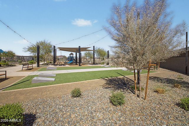 16014 W DESERT HOLLOW Drive, Surprise, AZ 85387