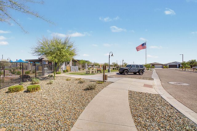 16014 W DESERT HOLLOW Drive, Surprise, AZ 85387