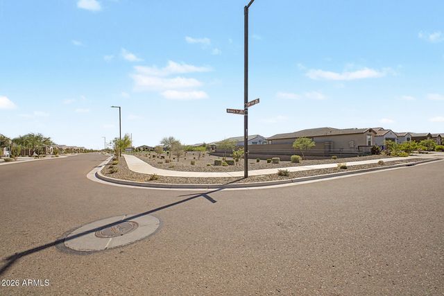 16014 W DESERT HOLLOW Drive, Surprise, AZ 85387