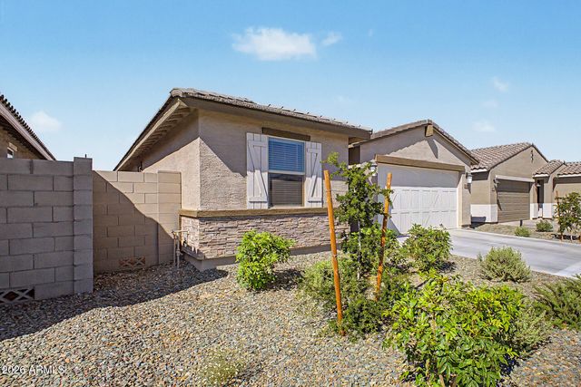 16014 W DESERT HOLLOW Drive, Surprise, AZ 85387