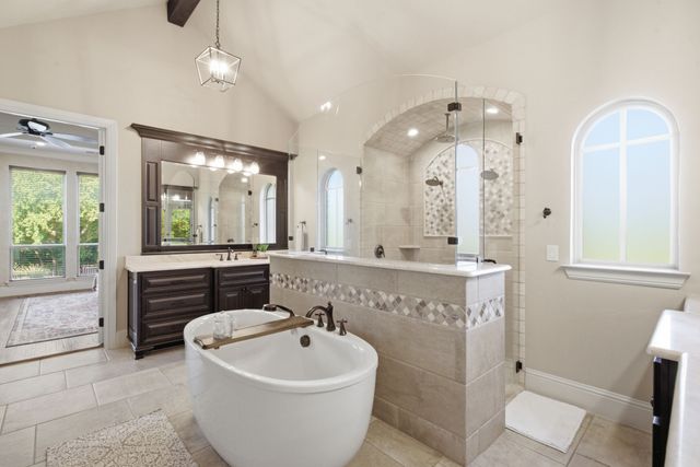 117 Signature Court, Weatherford, TX 76087