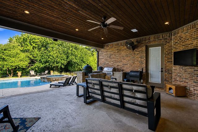 117 Signature Court, Weatherford, TX 76087