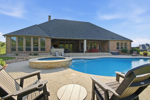 117 Signature Court, Weatherford, TX 76087