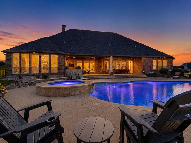 117 Signature Court, Weatherford, TX 76087