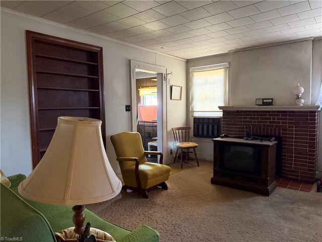 2117 E Sprague Street, Winston-salem, NC 27107