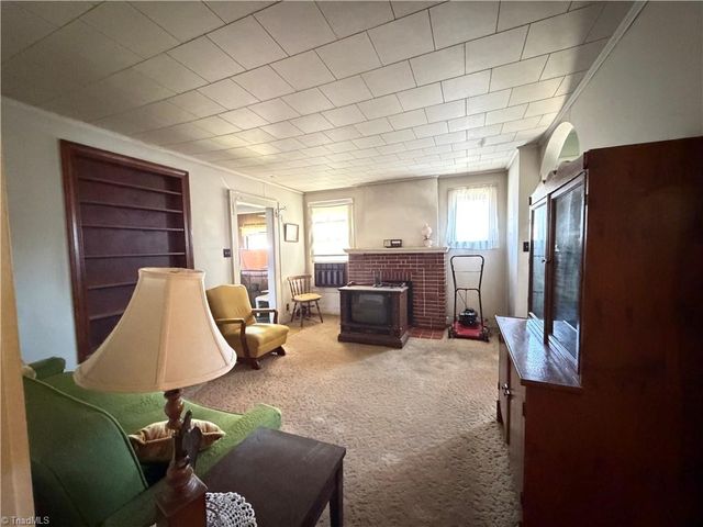 2117 E Sprague Street, Winston-salem, NC 27107
