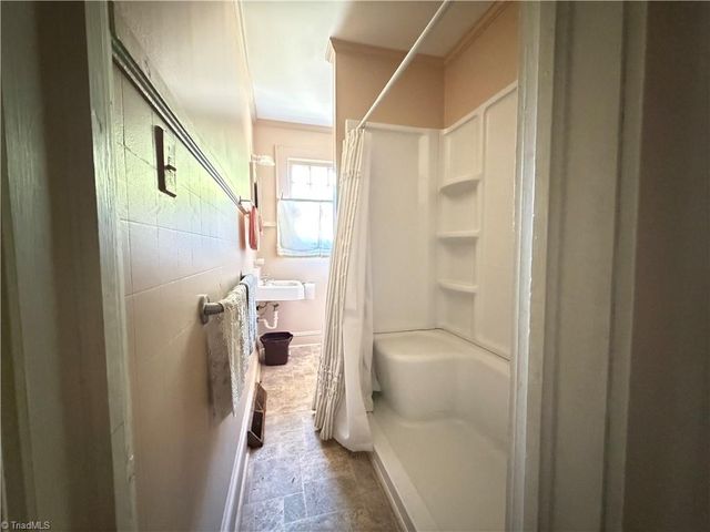 2117 E Sprague Street, Winston-salem, NC 27107