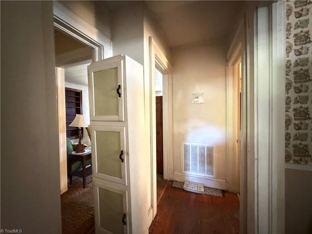 2117 E Sprague Street, Winston-salem, NC 27107
