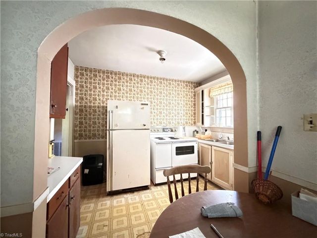 2117 E Sprague Street, Winston-salem, NC 27107