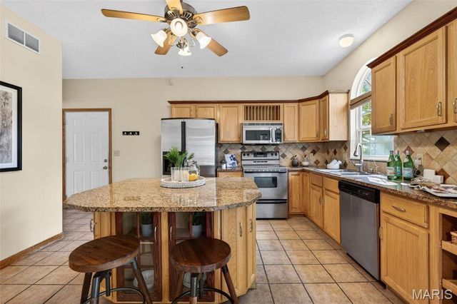 1601 Bermuda Drive, Shiloh, IL 62269