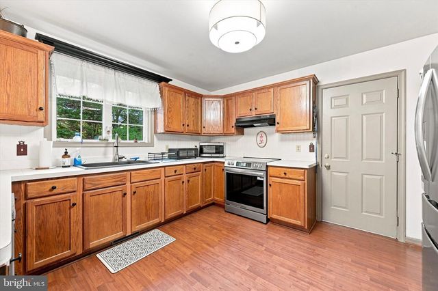 204 COUNTRY DR, Oxford, PA 19363