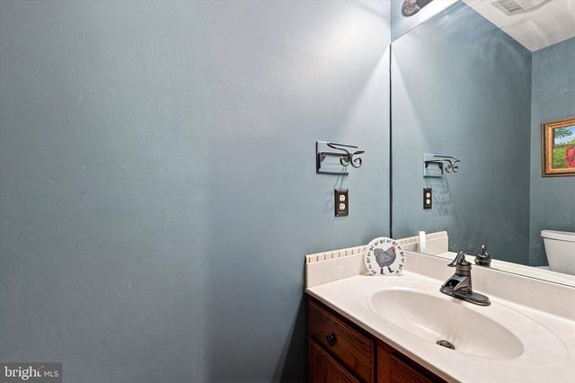 204 COUNTRY DR, Oxford, PA 19363