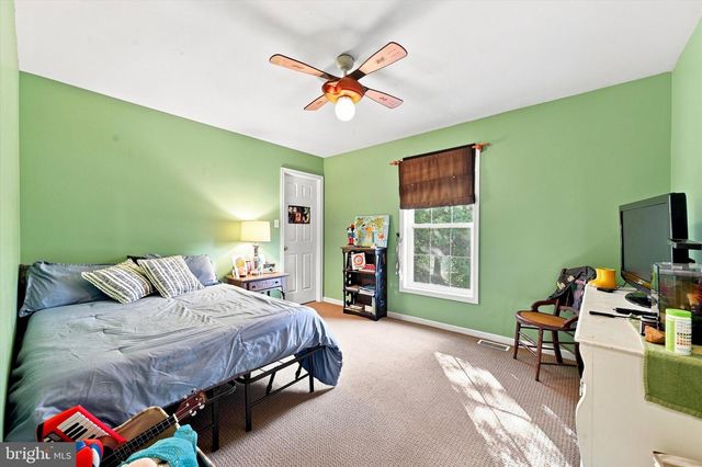 204 COUNTRY DR, Oxford, PA 19363