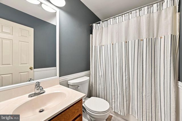 204 COUNTRY DR, Oxford, PA 19363