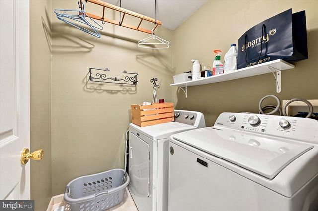 204 COUNTRY DR, Oxford, PA 19363