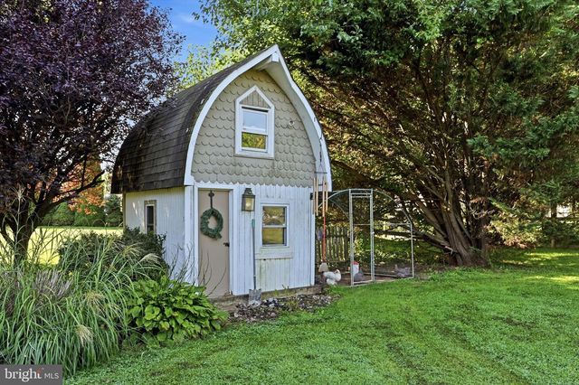 204 COUNTRY DR, Oxford, PA 19363