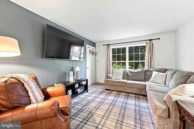 204 COUNTRY DR, Oxford, PA 19363