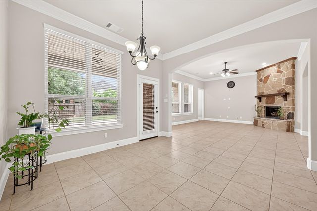 222 Chatham Avenue, Sugar Land, TX 77479