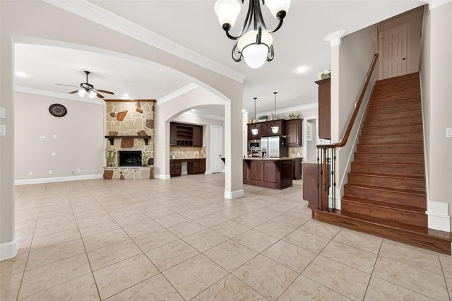 222 Chatham Avenue, Sugar Land, TX 77479