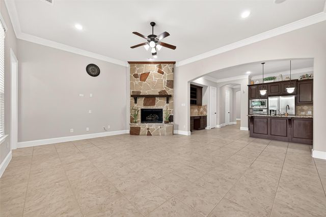 222 Chatham Avenue, Sugar Land, TX 77479