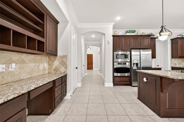 222 Chatham Avenue, Sugar Land, TX 77479