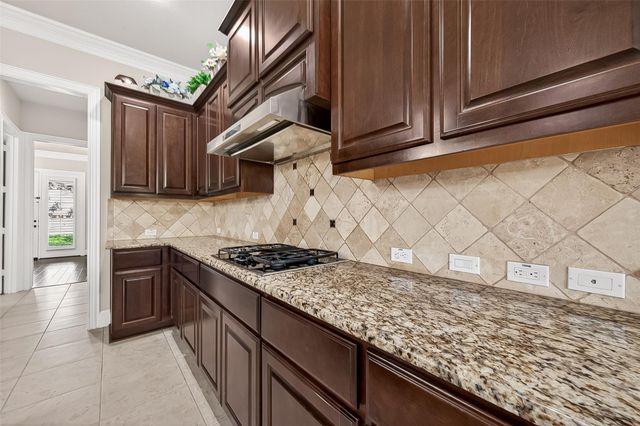 222 Chatham Avenue, Sugar Land, TX 77479