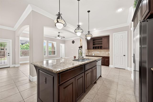 222 Chatham Avenue, Sugar Land, TX 77479