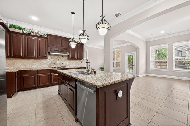 222 Chatham Avenue, Sugar Land, TX 77479