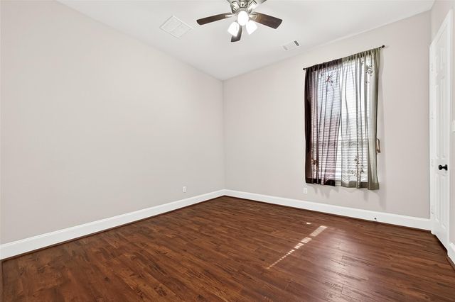 222 Chatham Avenue, Sugar Land, TX 77479