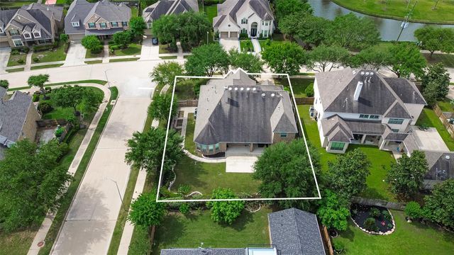 222 Chatham Avenue, Sugar Land, TX 77479