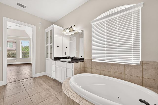 222 Chatham Avenue, Sugar Land, TX 77479