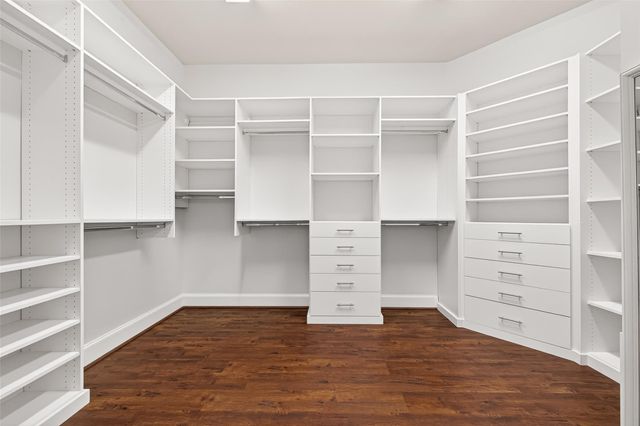 222 Chatham Avenue, Sugar Land, TX 77479