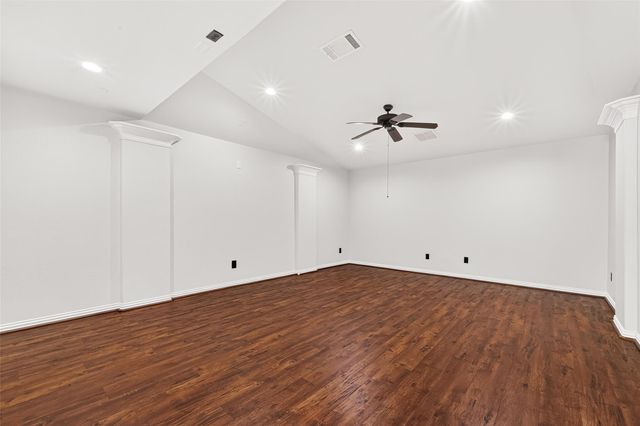 222 Chatham Avenue, Sugar Land, TX 77479