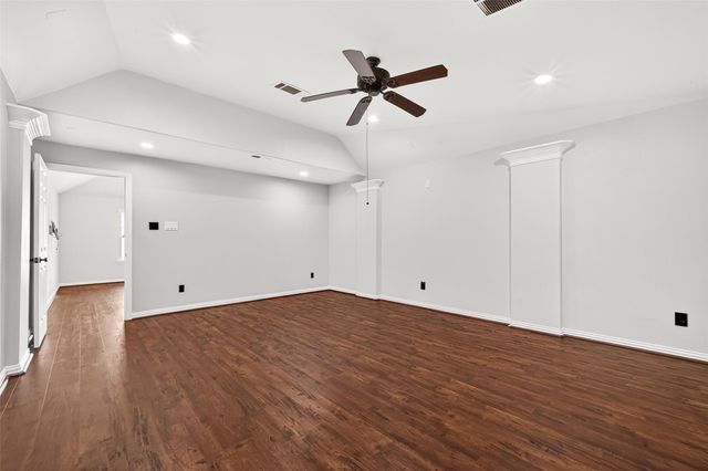 222 Chatham Avenue, Sugar Land, TX 77479