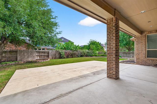 222 Chatham Avenue, Sugar Land, TX 77479