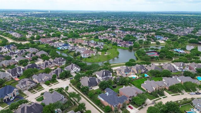 222 Chatham Avenue, Sugar Land, TX 77479