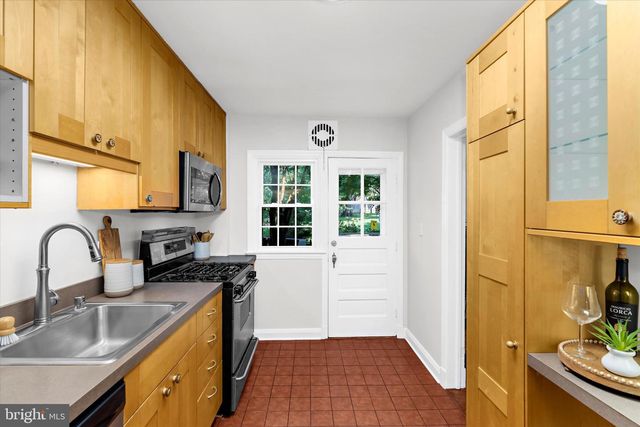 218 BLENHEIM RD, Baltimore, MD 21212
