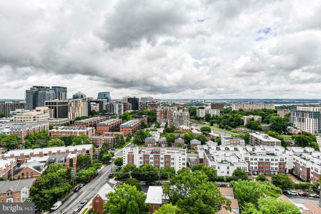 2001 15th St N Apt 618, Arlington, VA 22201