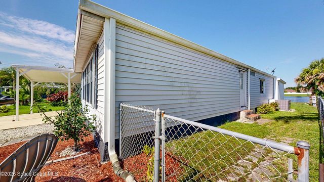 1724 Mango Street NE, Palm Bay, FL 32905