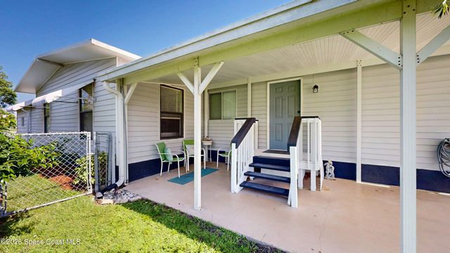1724 Mango Street NE, Palm Bay, FL 32905