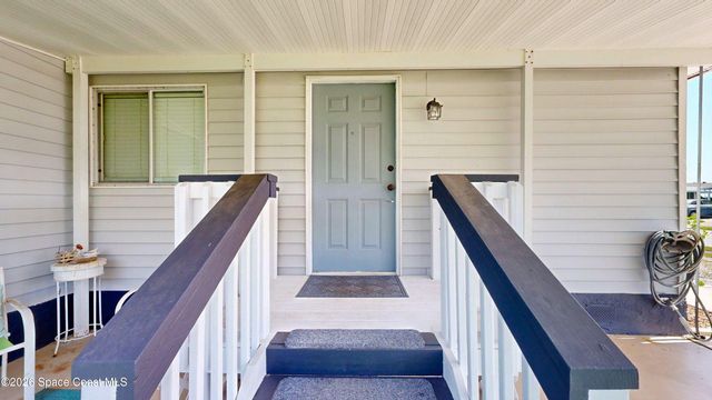 1724 Mango Street NE, Palm Bay, FL 32905