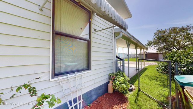 1724 Mango Street NE, Palm Bay, FL 32905