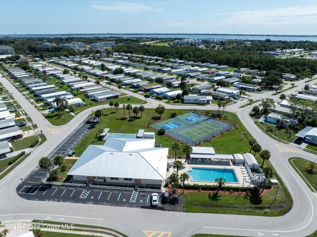 1724 Mango Street NE, Palm Bay, FL 32905