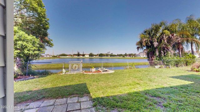 1724 Mango Street NE, Palm Bay, FL 32905