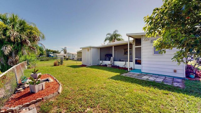1724 Mango Street NE, Palm Bay, FL 32905