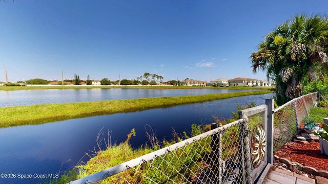 1724 Mango Street NE, Palm Bay, FL 32905